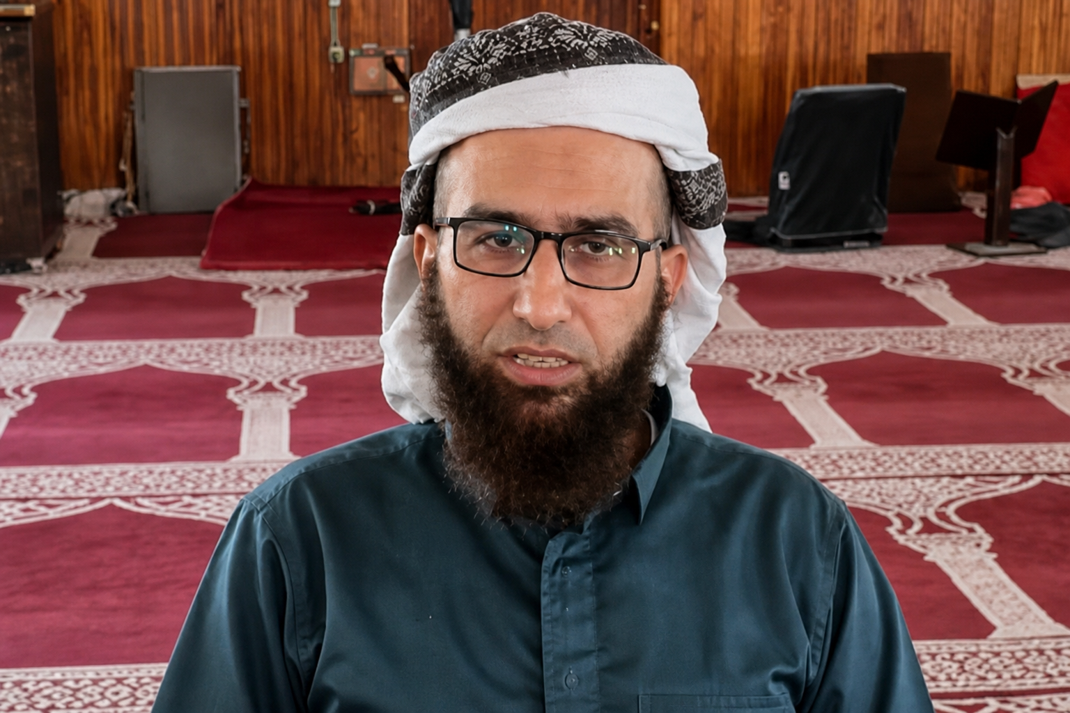 Yemeni scholar condemns Houthi violations against mosques, Quran