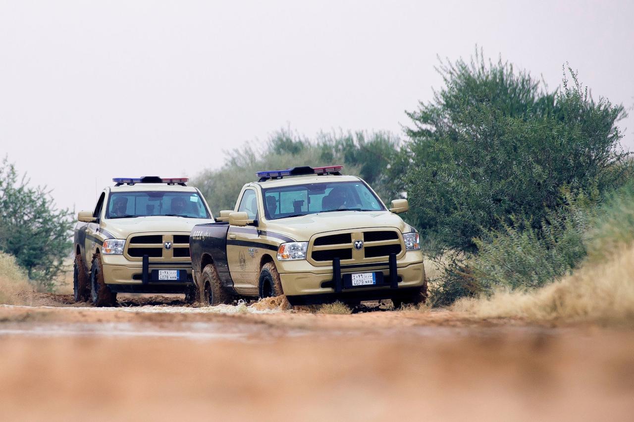 «الأمن البيئي» تضبط مخالفًا لنظام البيئة لاستغلال الرواسب في المدينة المنورة