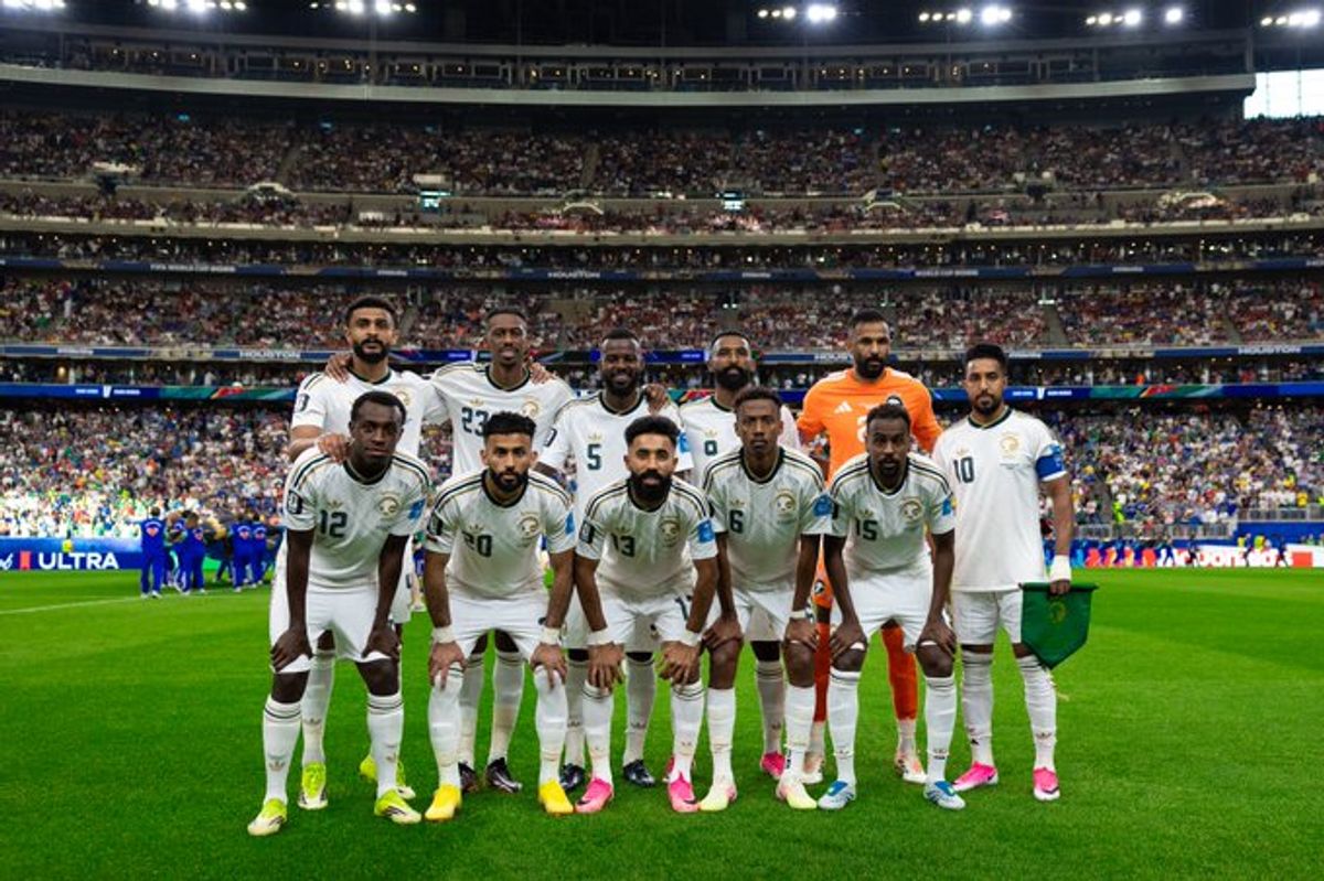 محللون رياضيون: أزمة المنتخب السعودي إدارية قبل أن تكون فنية.. والاستقرار مفتاح العودة