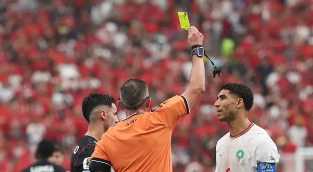 الإنذارات تهدّد 20 لاعباً بالغياب عن نصف نهائي كأس العالم