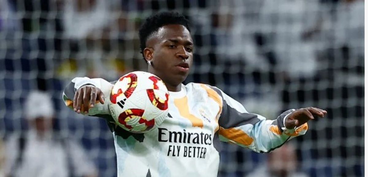Vinicius Junior, Real Madrid'de kalıyor