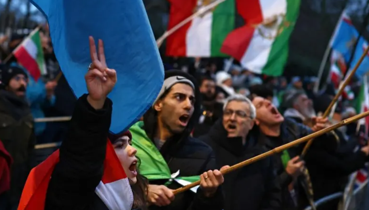 كاتب سياسي: سلوك إيران العدائي يعكس سعيها لتصدير أزماتها الداخلية إلى الخارج