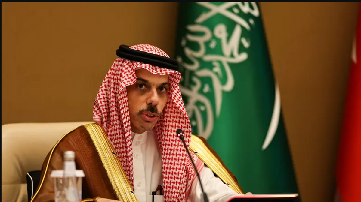 وزير الخارجية يتلقى اتصالًا من نظيره المصري حول تطورات المنطقة