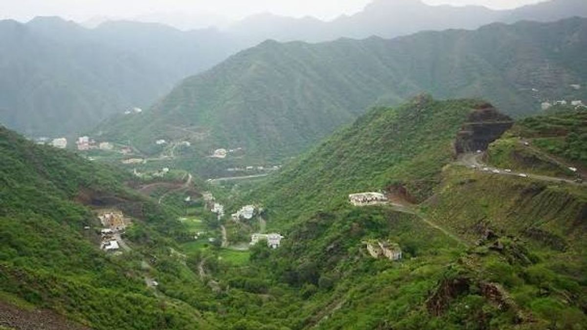 Rain and fog over Al-Soudah mountains near Abha