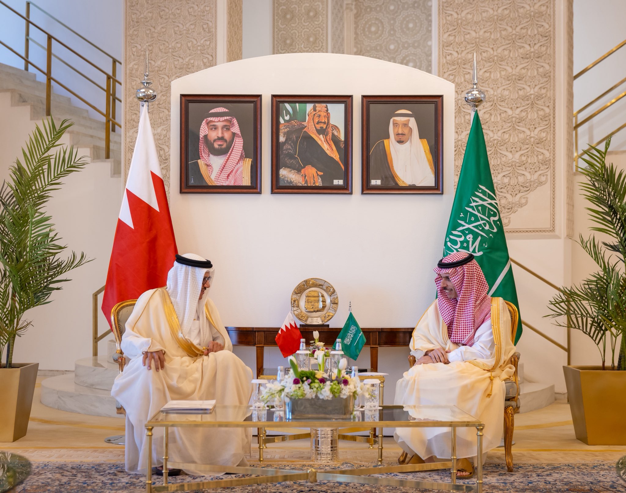 وزير الخارجية ونظيره البحريني يبحثان العلاقات الثنائية ومستجدات المفاوضات «الأمريكية - الإيرانية»