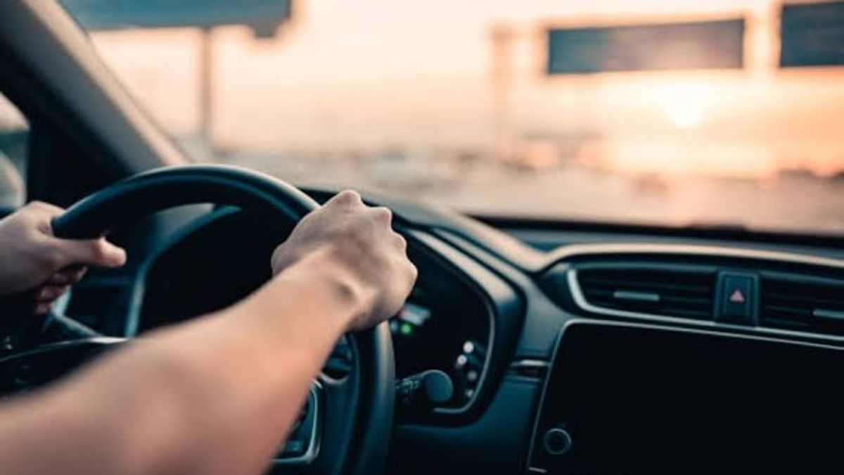 Le trafic routier met en garde contre les objets inflammables dans les véhicules en été