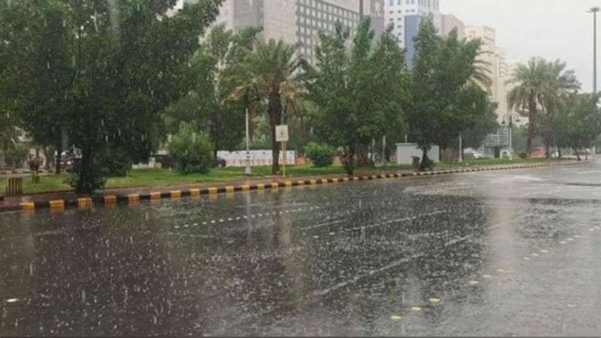 Saudi Arabia weather Tuesday: High temperatures, strong winds and rain forecast for several regions