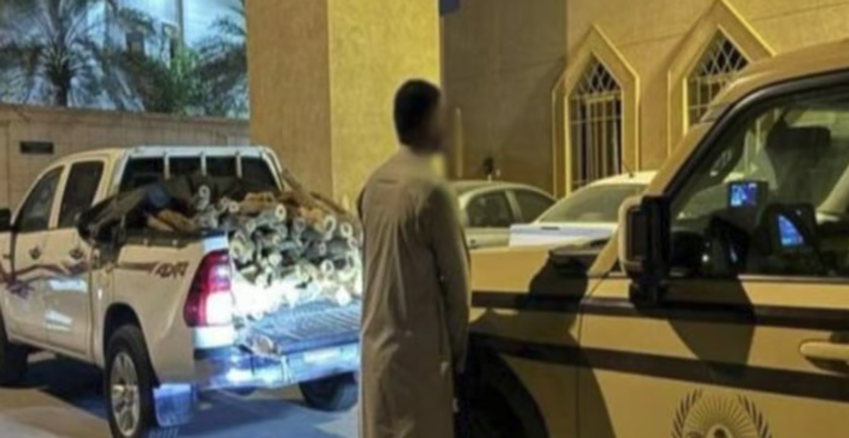 القوات الخاصة للأمن البيئي تضبط مخالفًا نقل الحطب المحلي بالرياض