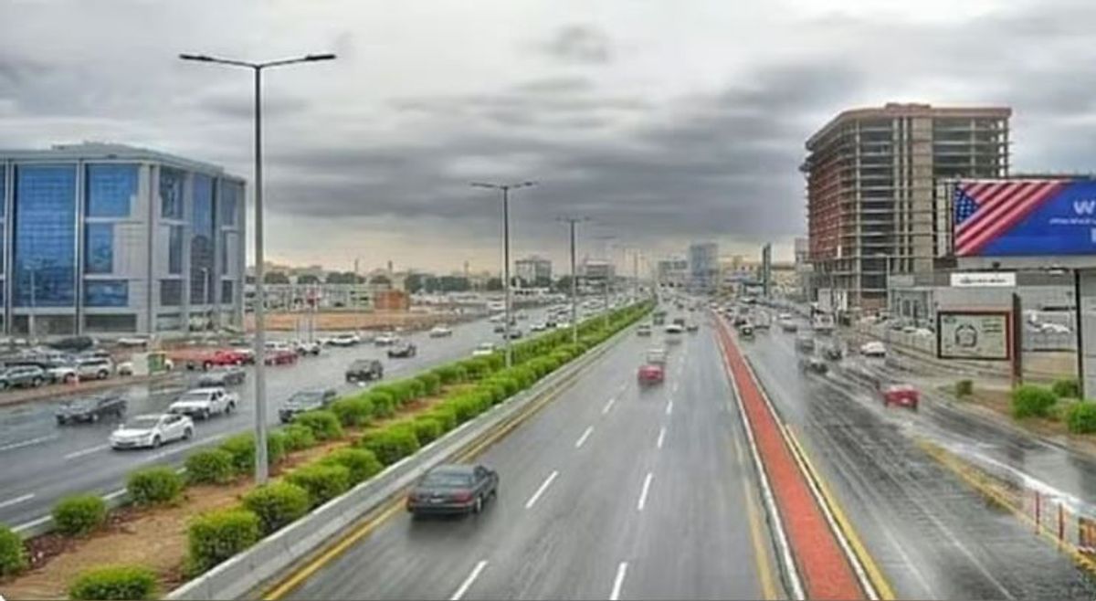 بدھ کو شدید گرمی، گرج چمک کے ساتھ بارش اور تیز ہوائیں متوقع
