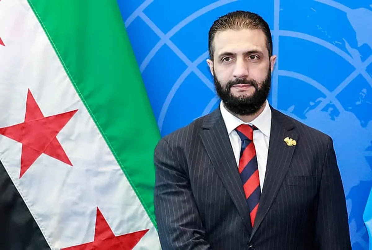 «الشرع» ينفي نية سوريا التدخل عسكريًا في لبنان.. ويؤكد: «خطوط اقتصادية لا عسكرية»