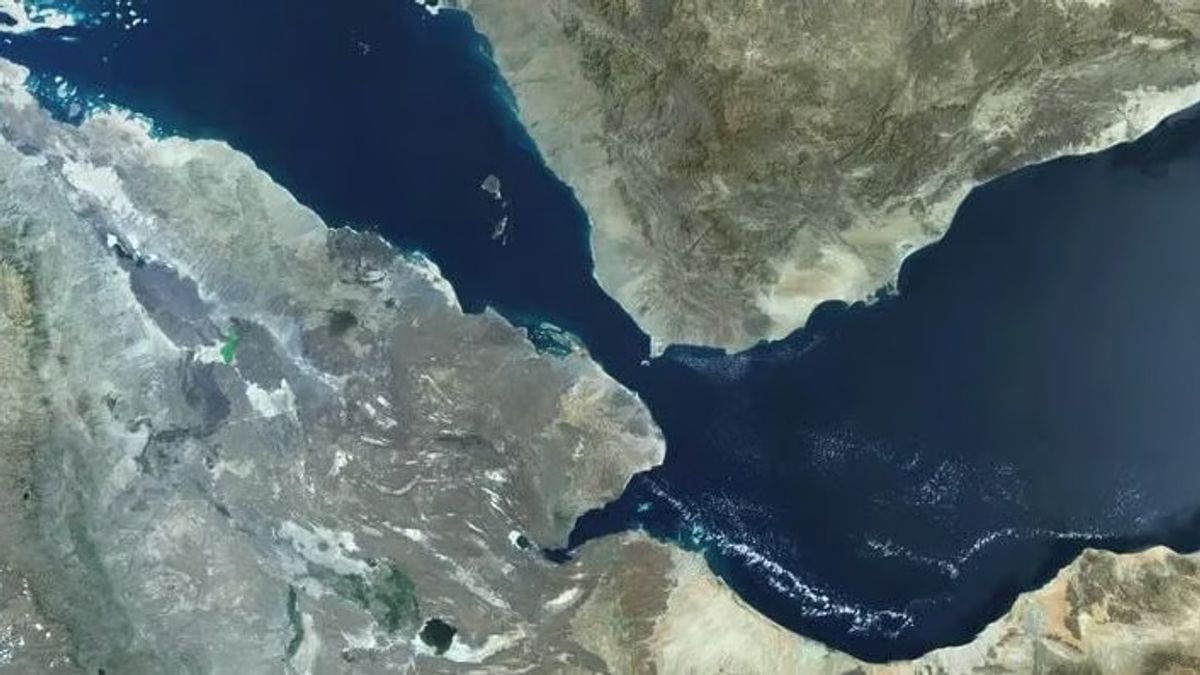 محلل سياسي: باب المندب شريان للتجارة العالمية وتهديد الملاحة فيه ينعكس على اقتصاد العالم