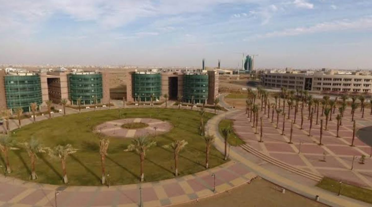 جامعة تبوك تصدر دليل القبول الجامعي للعام 1448هـ