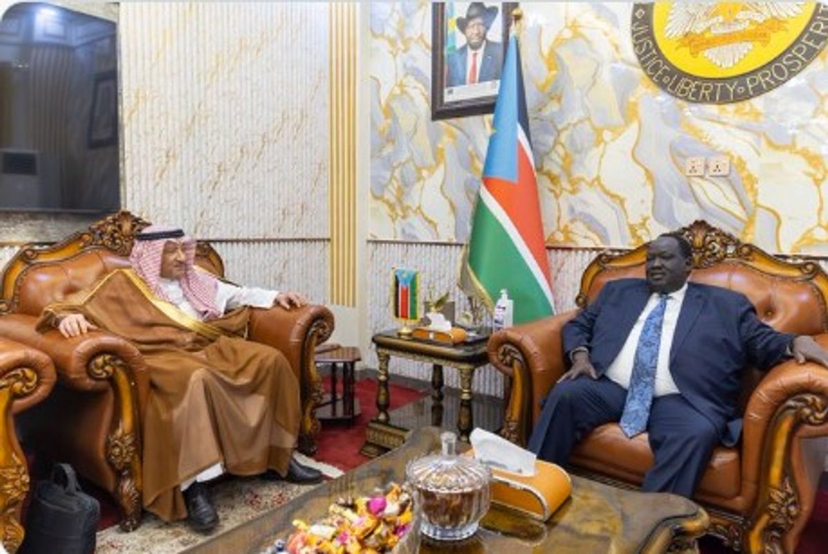 نائب وزير الخارجية يستعرض العلاقات الثنائية مع المستشار الرئاسي للأمن القومي بجنوب السودان