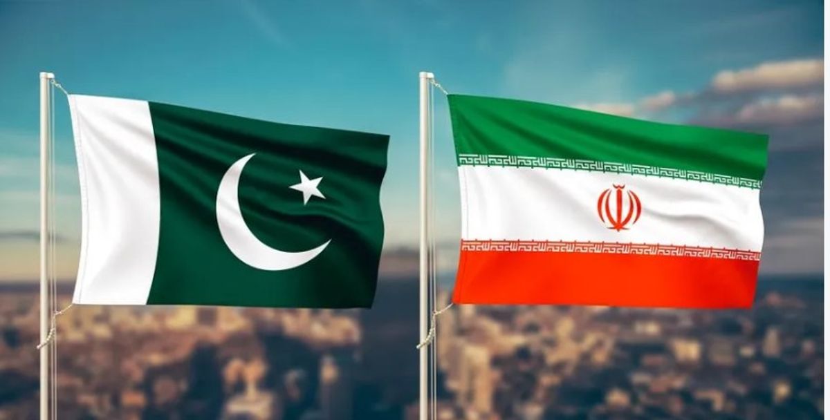Iranian foreign minister, Pakistan army chief discuss regional developments