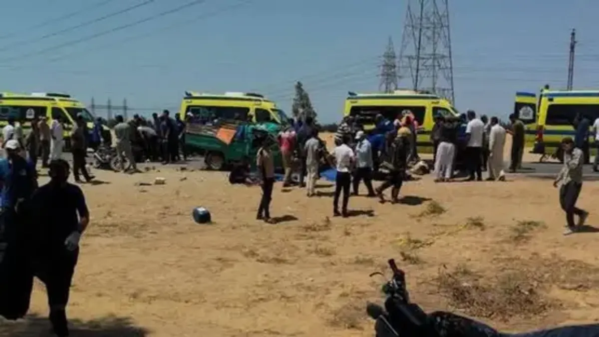 Fifteen killed, 32 injured in truck overturn accident in Egypt's Ismailia