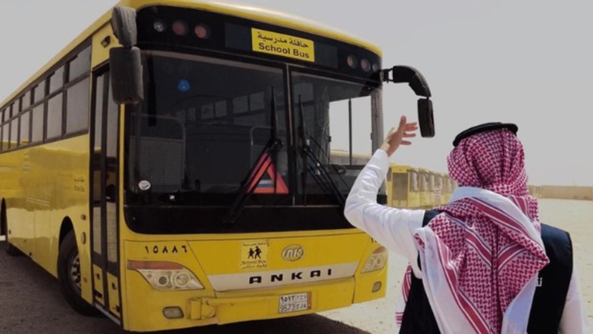 Tráfico emite 4 recomendaciones para esperar los autobuses escolares