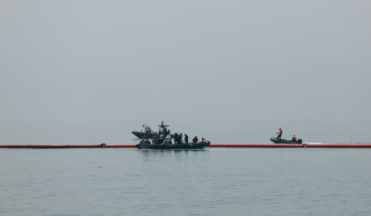 L'Espagne installe une barrière flottante pour stopper l'immigration à Ceuta