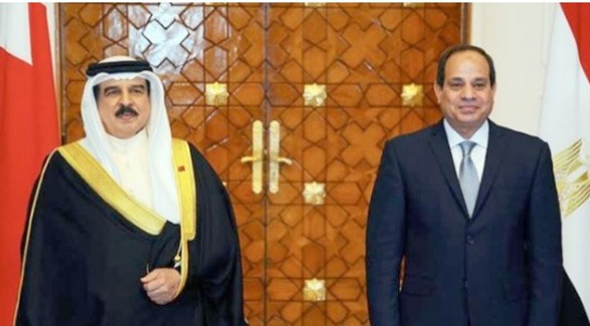 El presidente egipcio aborda asuntos regionales e internacionales con el rey de Baréin
