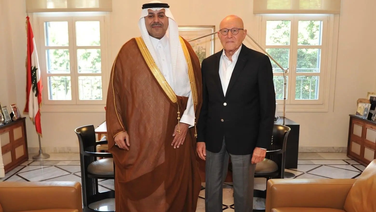 Suudi Arabistan'ın Lübnan Büyükelçisi, eski Lübnan Başbakanı ile görüştü