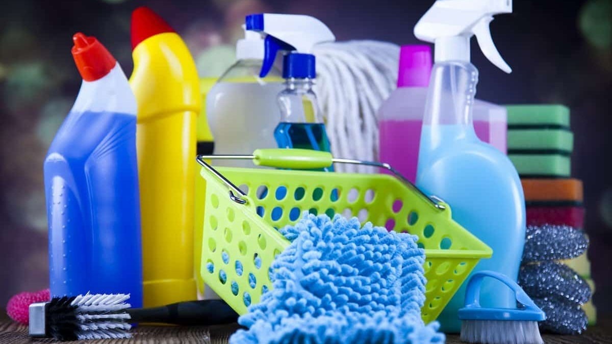 Scented cleaning products and indoor air quality warning