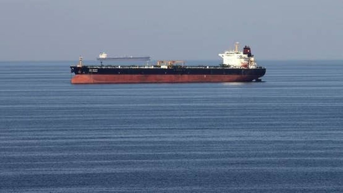 UK maritime center: Strait of Hormuz shipping rises to 29 vessels daily
