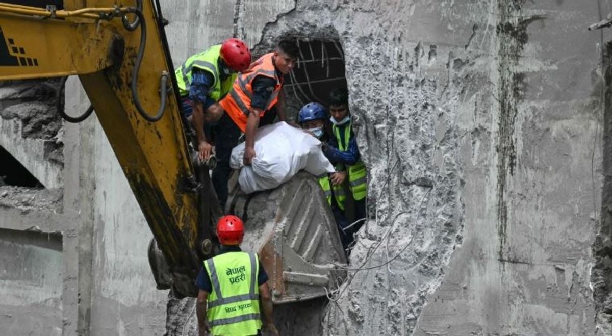 Nepal flood death toll rises to 781 as search continues