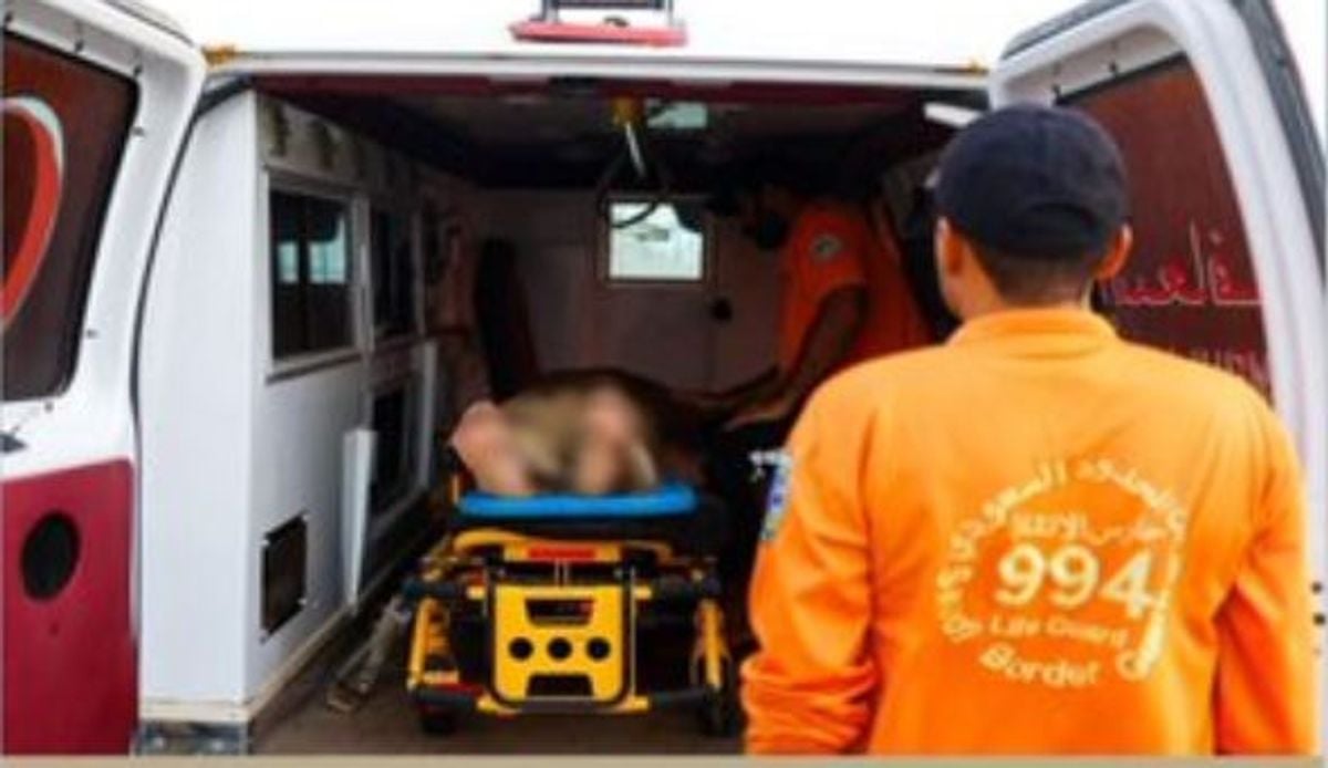 Penjaga Pantai Selamatkan Warga yang Alami Sakit di Laut Jazan