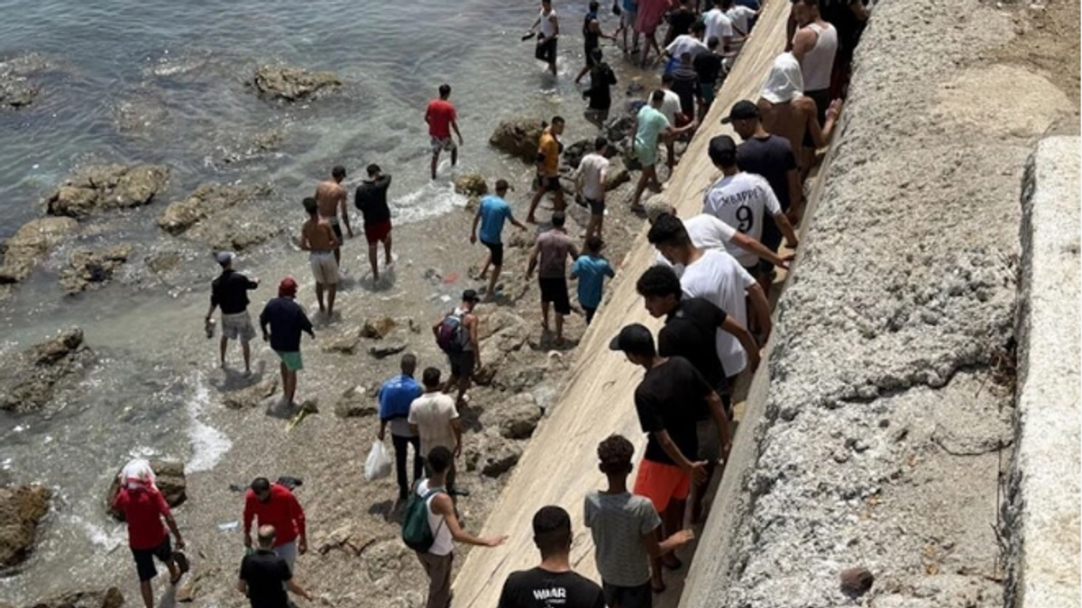 Spanish PM denies Morocco's role in Ceuta migrant influx
