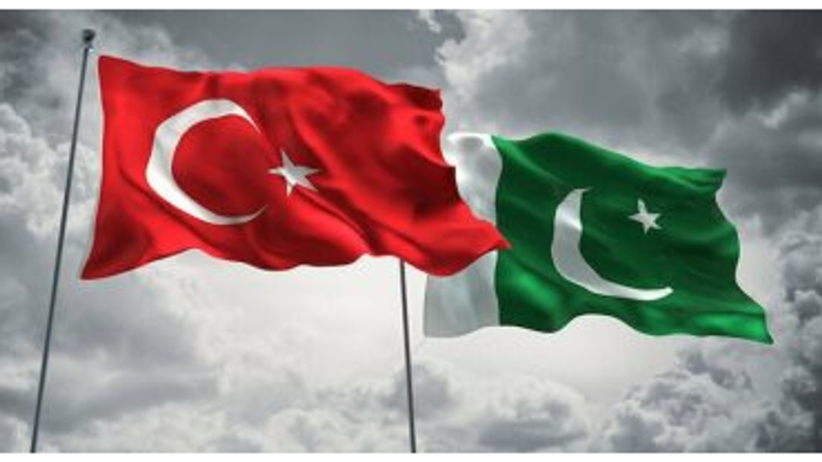 Pakistani, Turkish foreign ministers discuss bilateral ties, regional issues