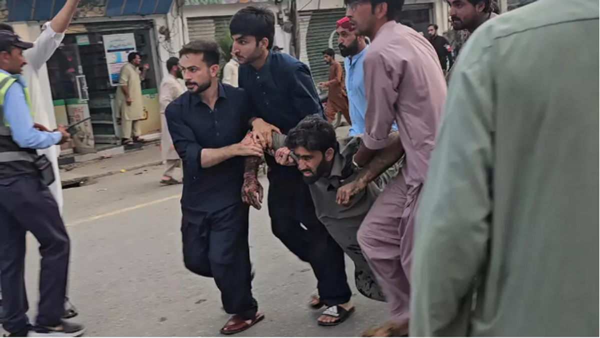 Pakistan'ın kuzeyinde intihar saldırısı: 15 ölü, 22 yaralı
