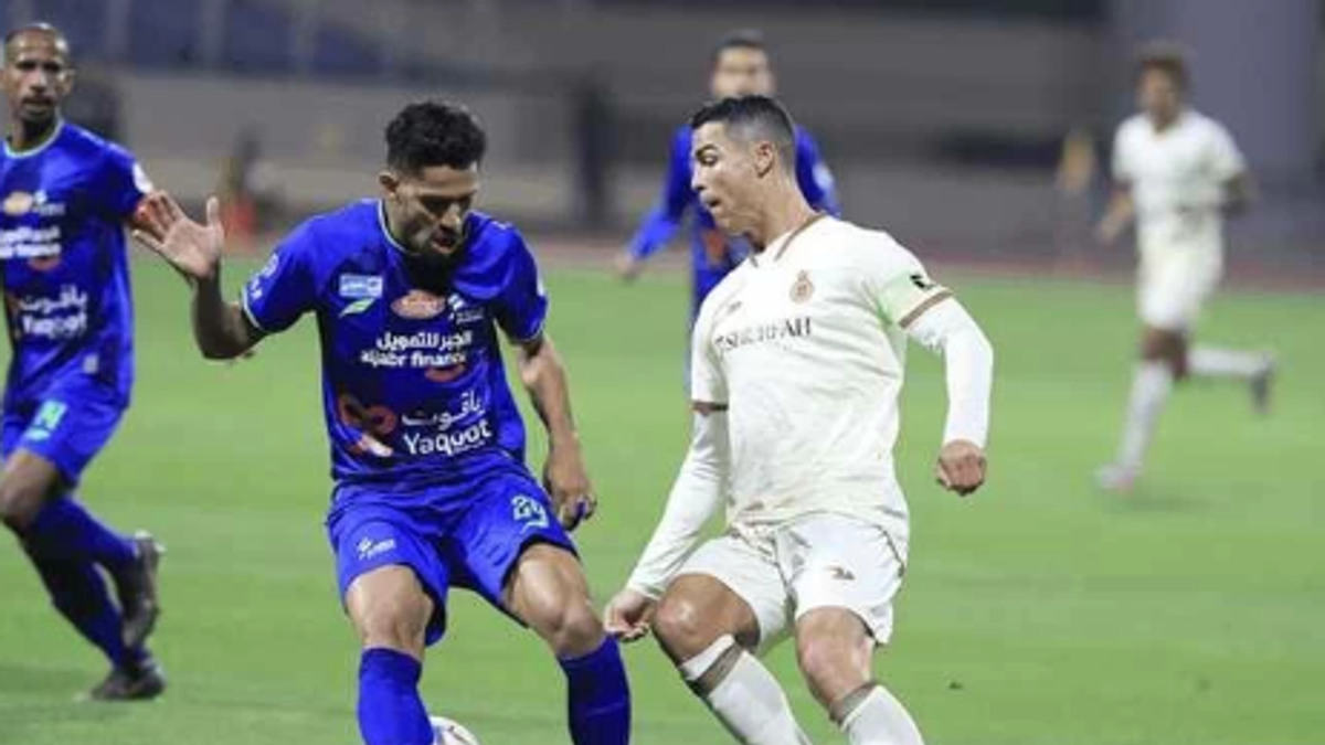 El Al Nassr inicia la defensa del título con triunfo 3-0 sobre el Al Fateh