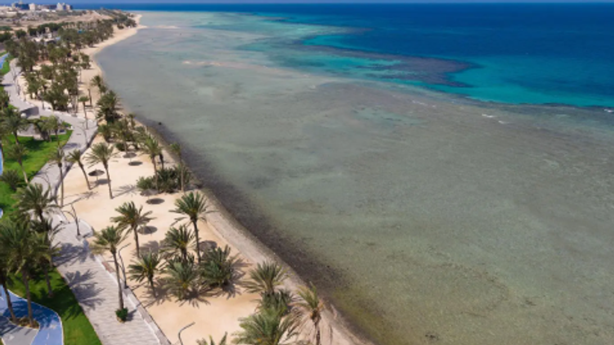 Al-Duqm Beach in Umluj draws visitors during summer break