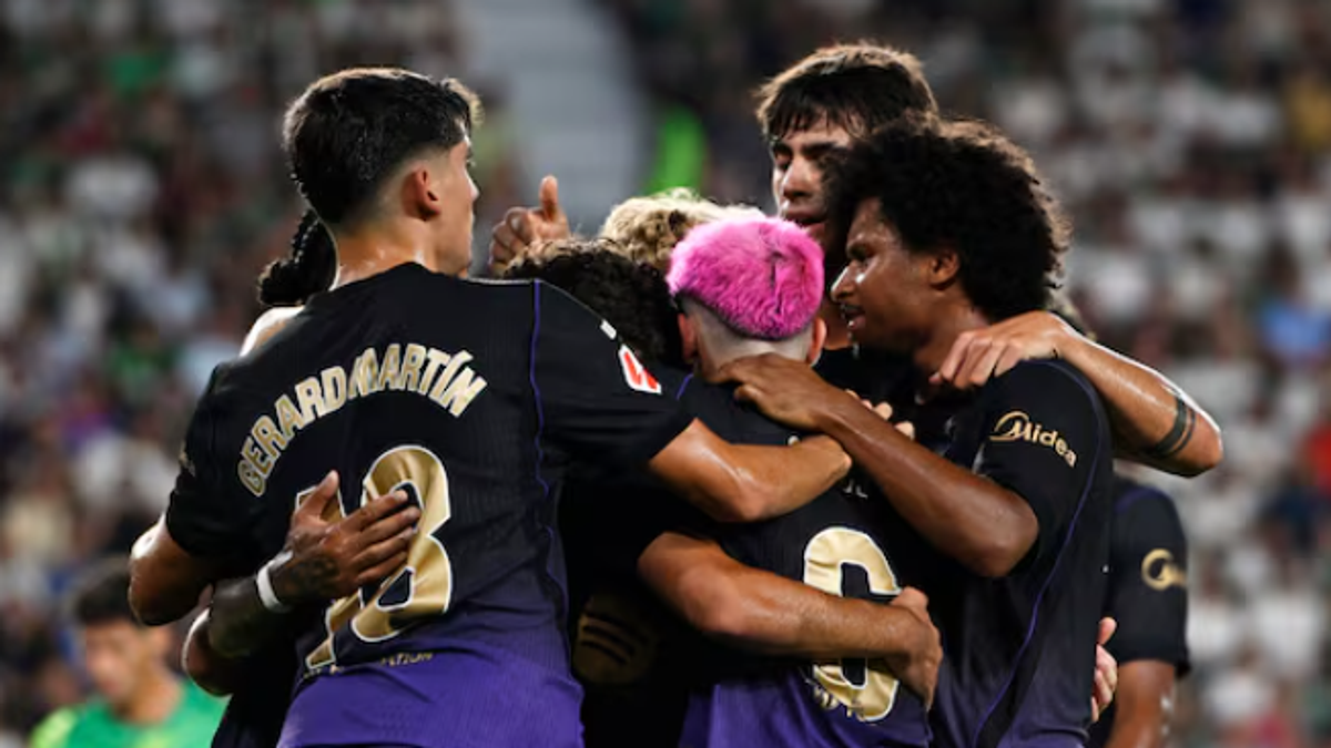 Barcelona thrash Elche 5-0 to launch La Liga title defense
