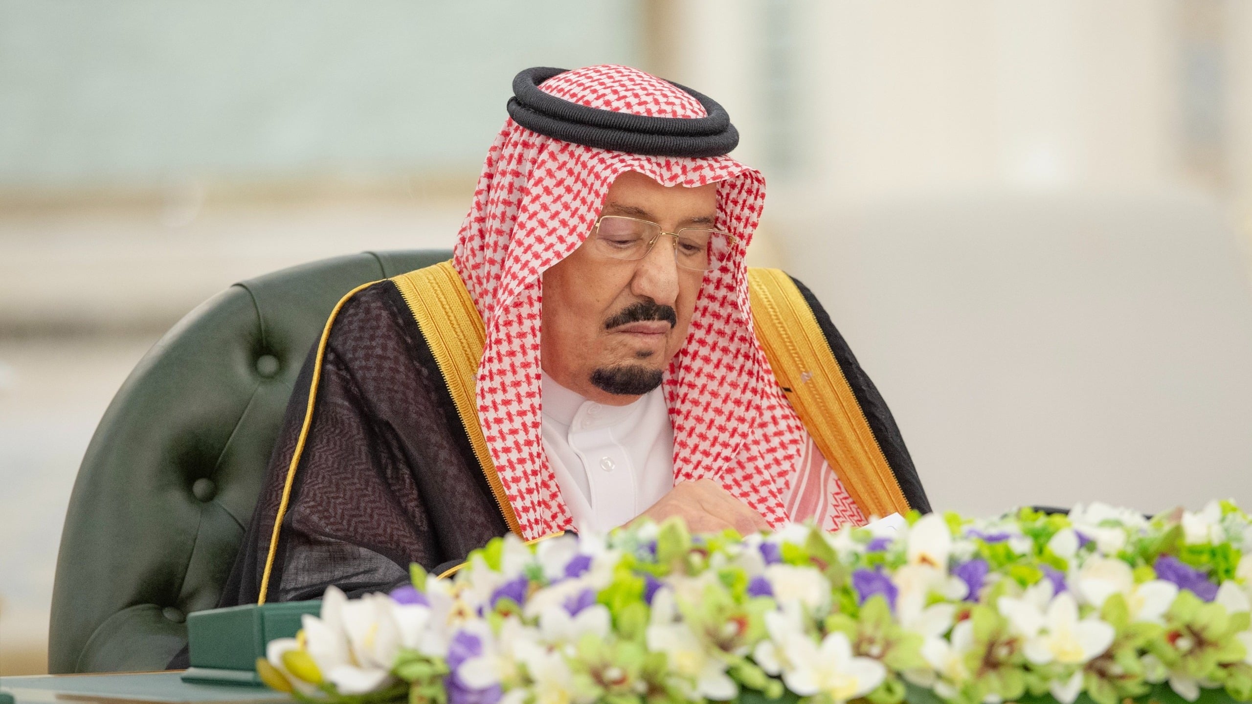 King Salman chairs Saudi Cabinet session in Jeddah
