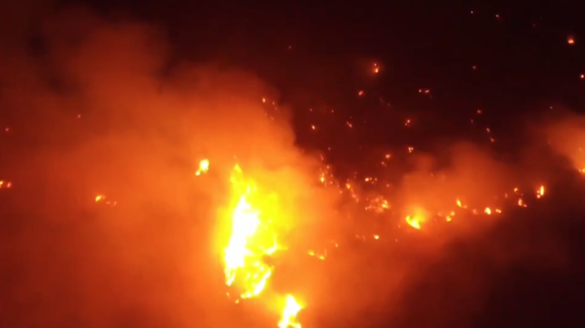 Reprise de l’incendie dans les montagnes de Tanouma, la protection civile mobilisée