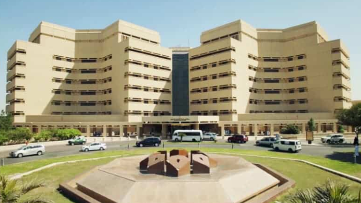 جامعة الملك عبدالعزيز تدعم وتُأهل الكفاءات الوطنية في السياحة والضيافة