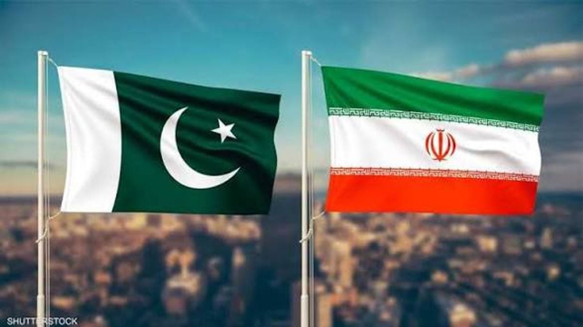 Iranian foreign minister, Pakistan army chief discuss regional diplomacy