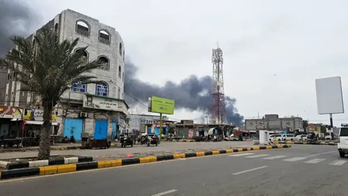 Yemeni forces strike Houthi positions in Mocha and Taiz, target weapon convoys bound for Sanaa