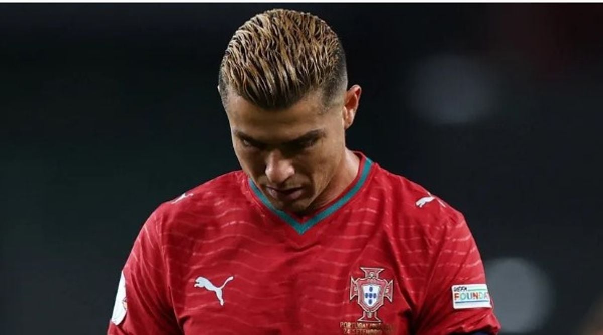 رونالدو يشكو سوء أرضية الملعب بعد ليلة محبطة مع البرتغال في دوري الأمم الأوروبية