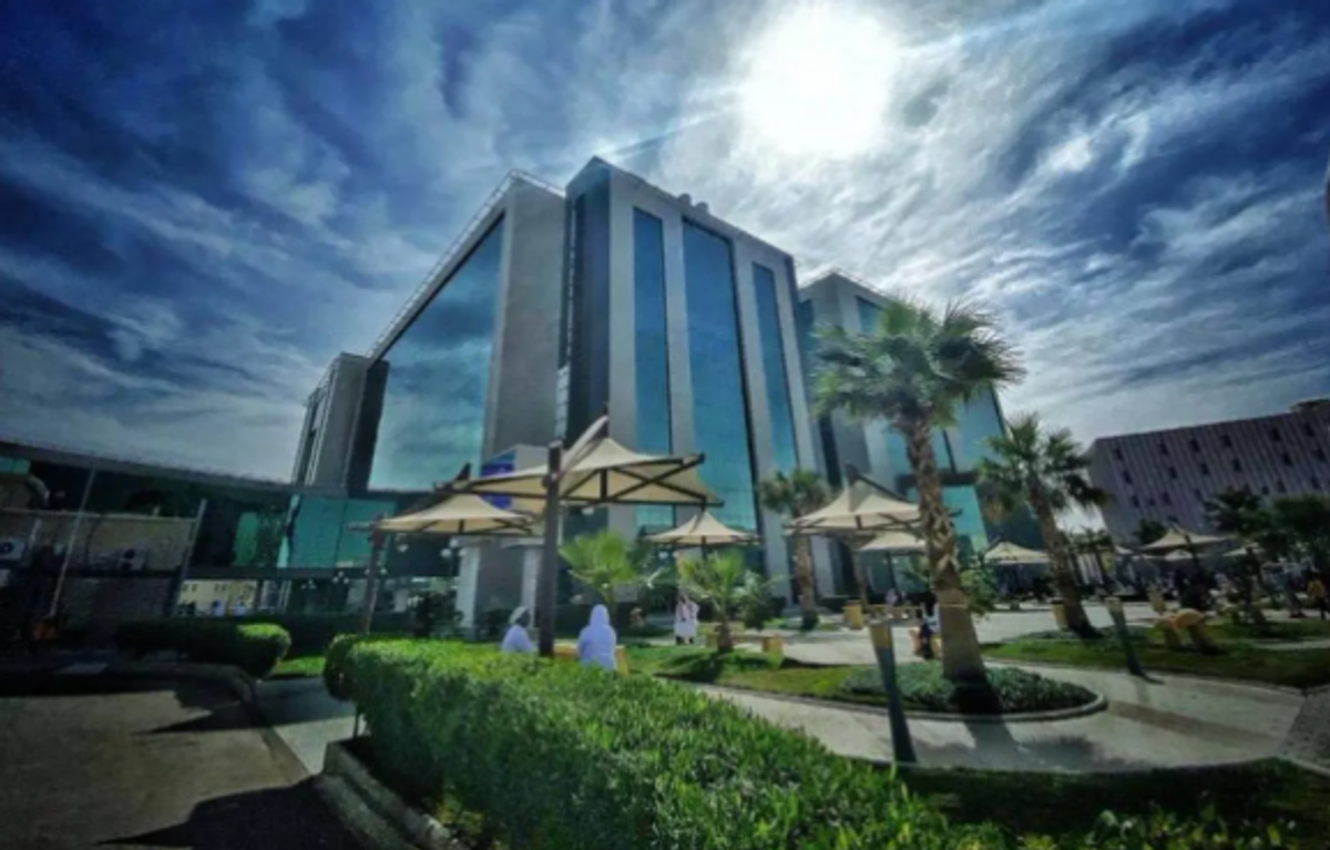 King Saud Medical City performs successful cornea transplant for 25-year-old patient