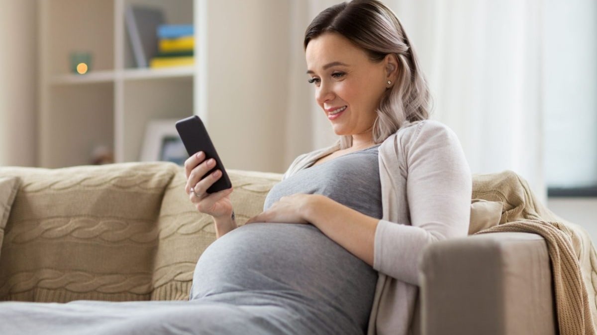 Heavy mobile phone use during pregnancy may affect fetal health, study finds