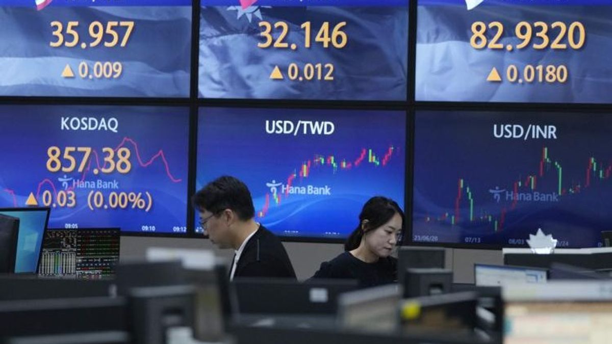 Asian stock markets mixed as oil prices decline