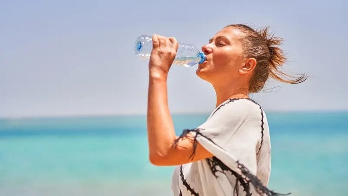 How to calculate your daily water needs, according to science