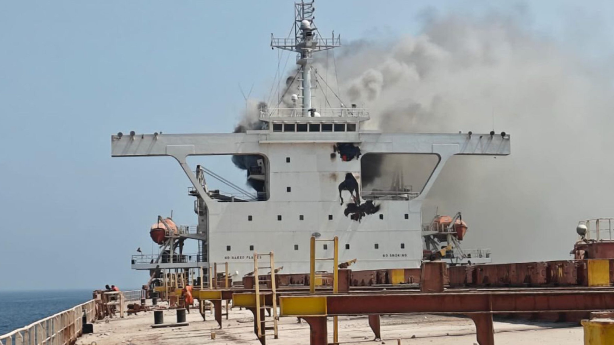 Omani maritime center: crew member killed, 27 evacuated after attack on commercial ship