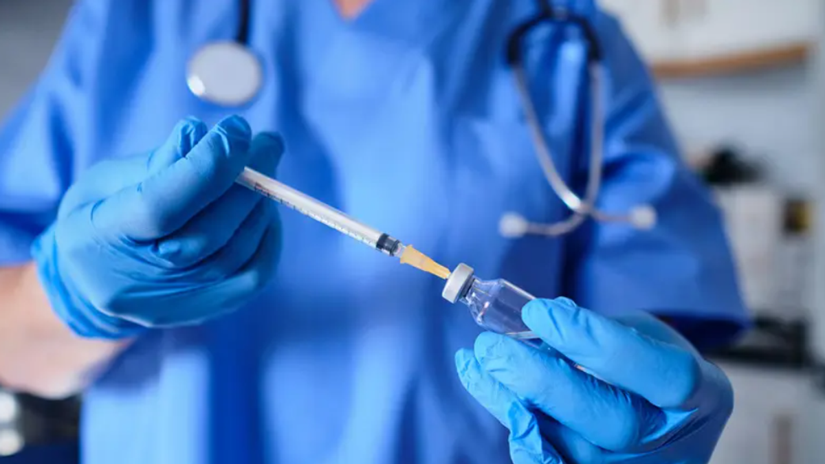 Flu vaccine reduces risk, severity and complications, expert says