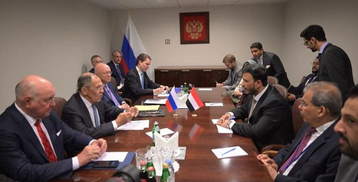 Yemeni presidential council member, Russian FM discuss Houthi escalation and Yemen developments