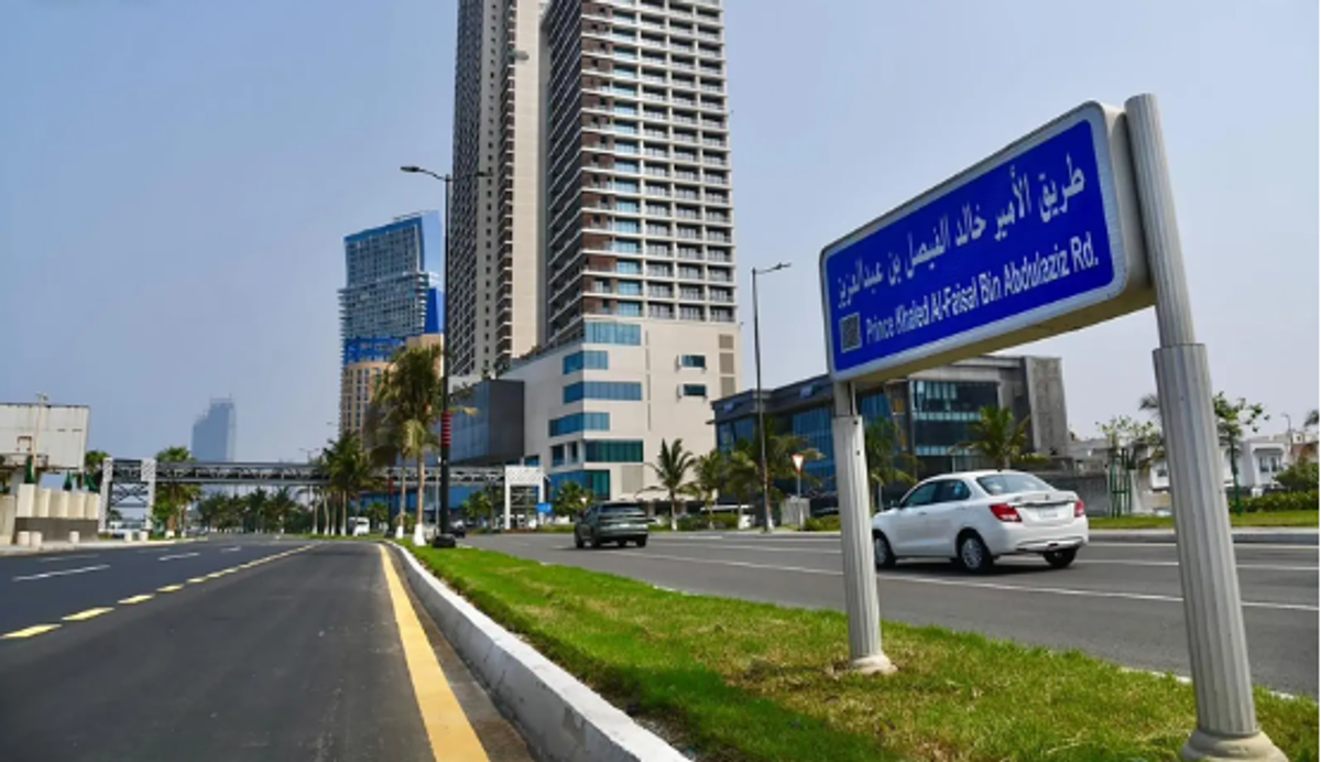 Jeddah renames Corniche Road as Prince Khaled Al-Faisal Road