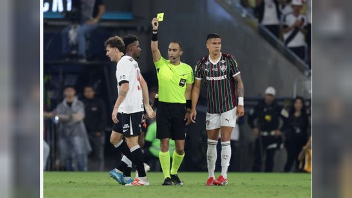 Controversy as referee's unusual conduct mars Fluminense vs Vasco derby