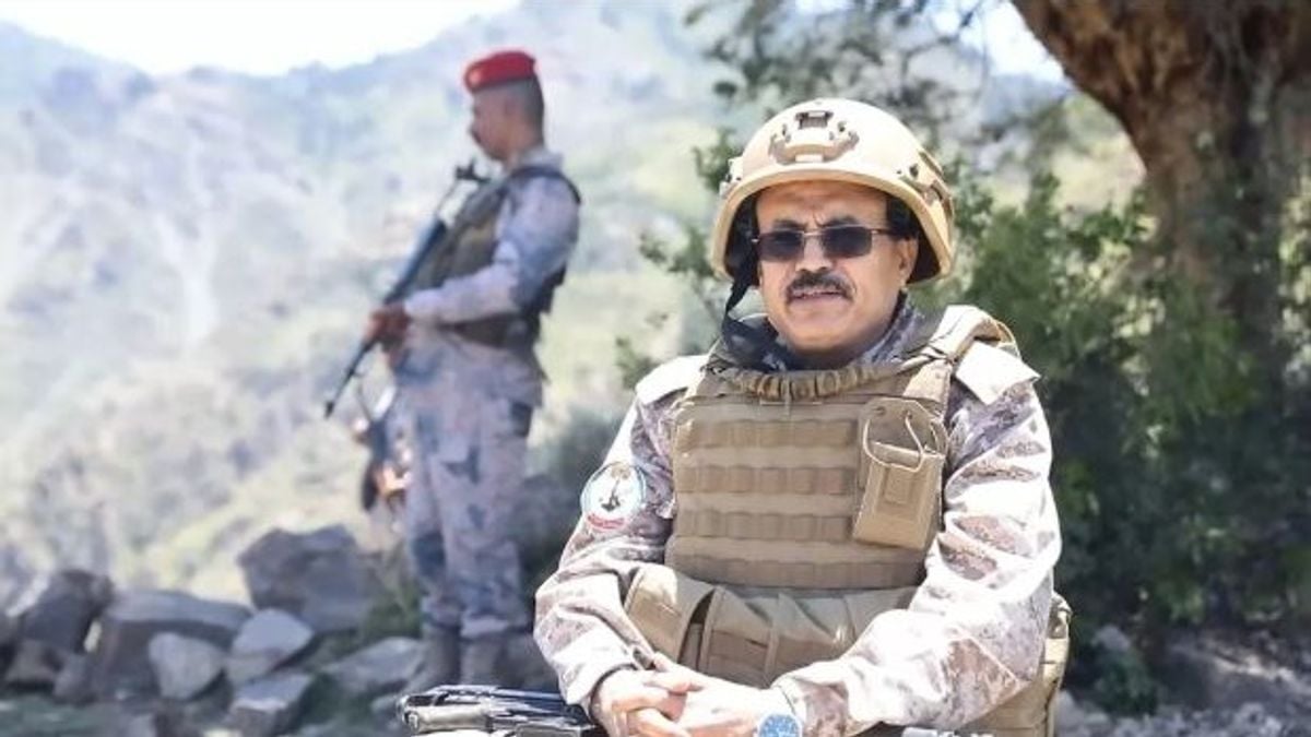 Iran pushing Houthis to use Bab Al-Mandab as regional pressure point, Yemeni general says