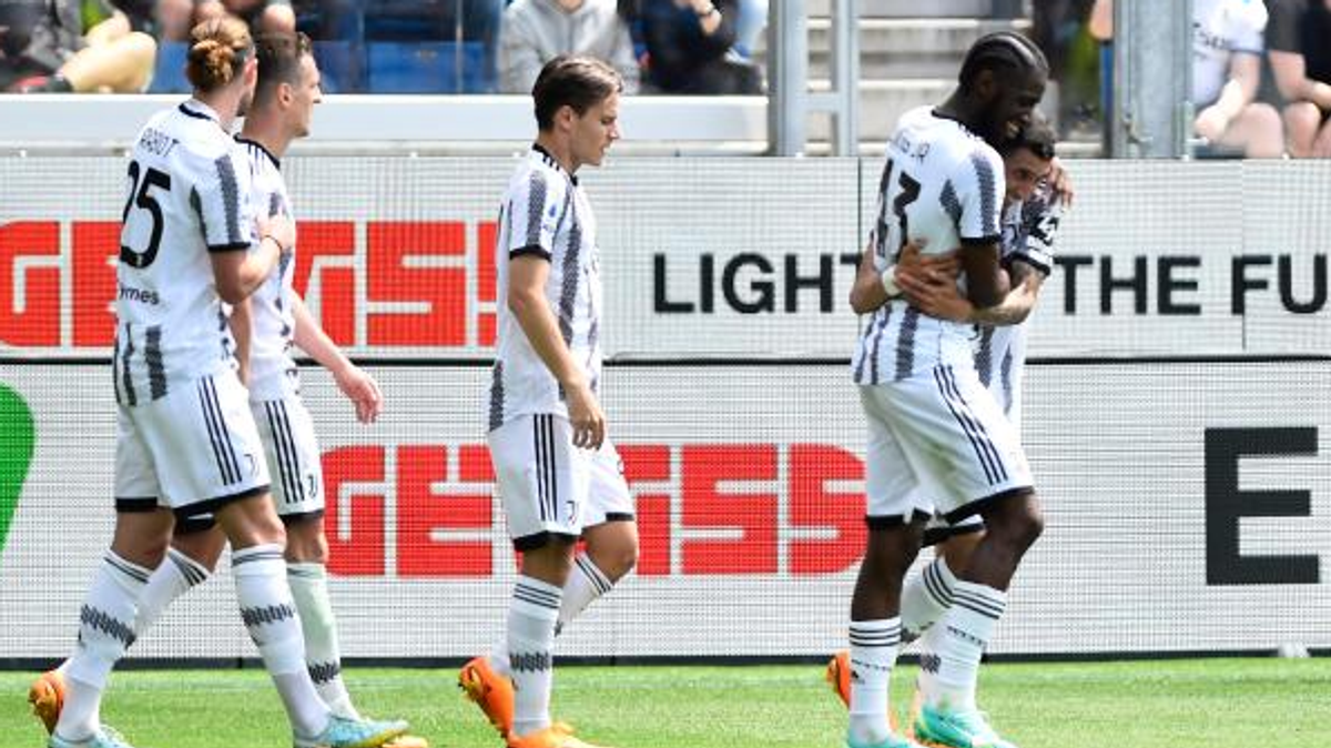 Juventus vence al Atalanta y la Fiorentina empata con el Nápoles